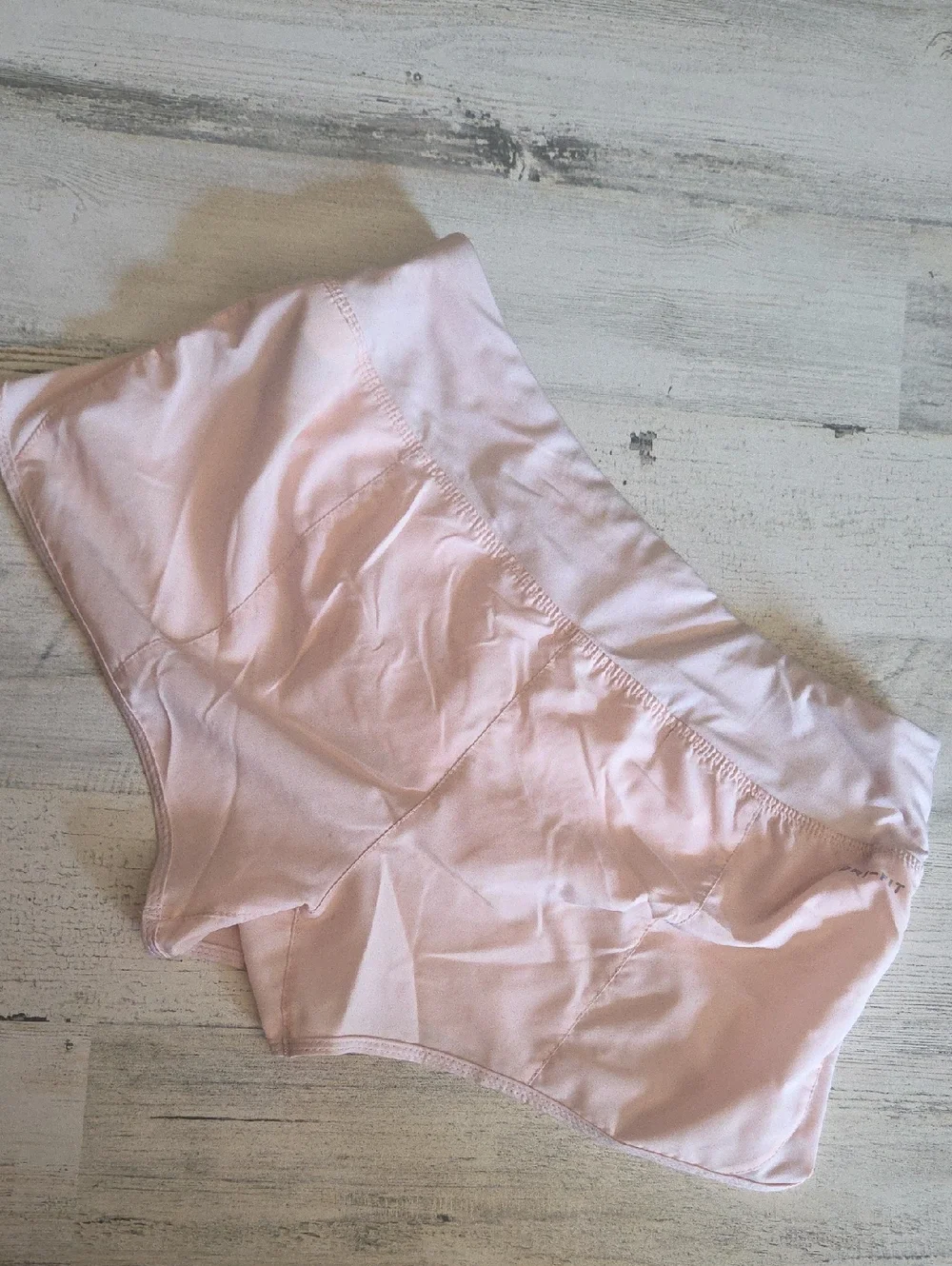 Nike Women's Light Pink Athletic Dry Fit Shorts Sz MEDIUM